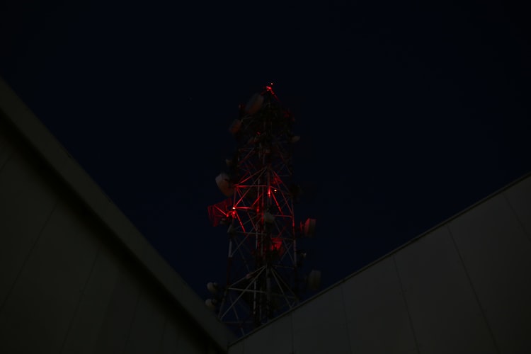 Photo 1603440748887 91994c934aea