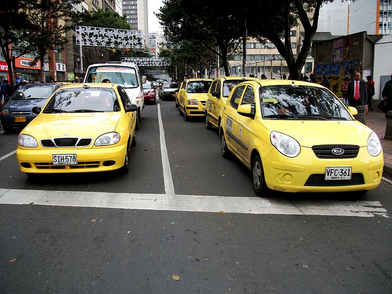 800px Taxis En Bogot